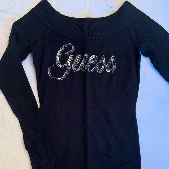 Off-the-shoulder GUESS top . Perfect condition. - Picture 1 of 4